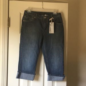 Brand new Z. Cavaricci cropped jeans. Size 4